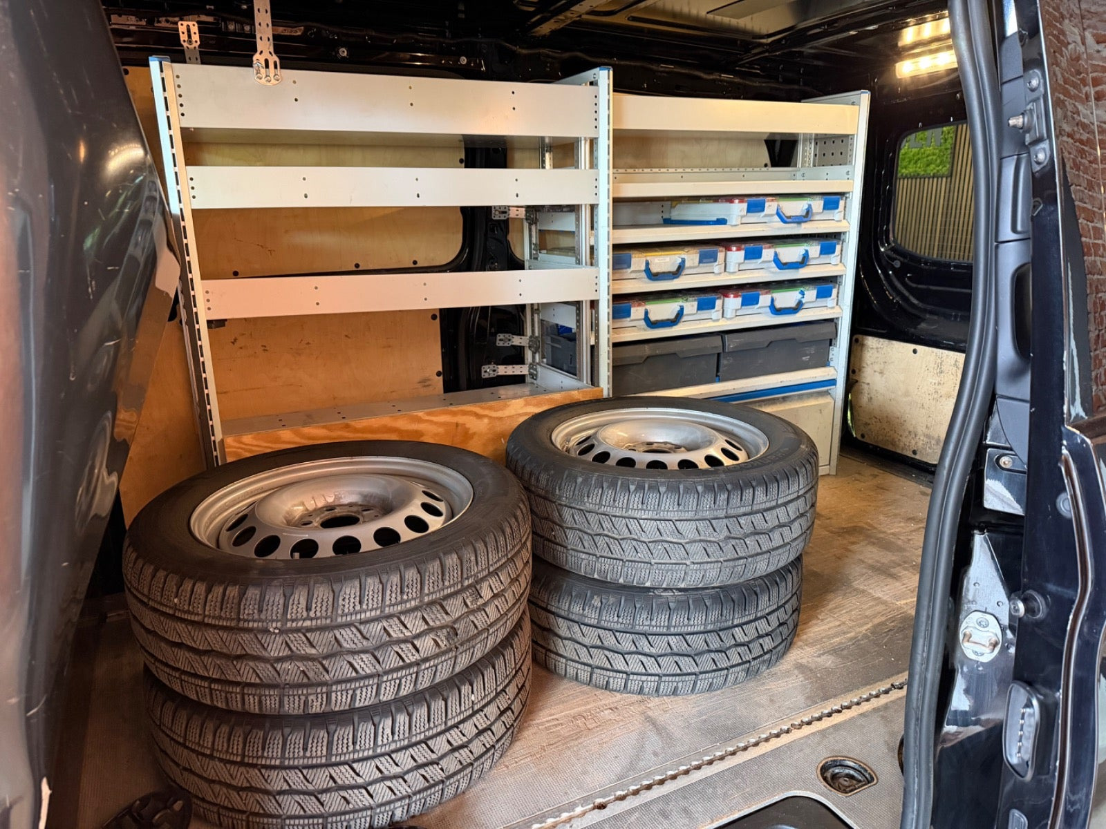 Sort Mercedes Vito 119 fra 2017