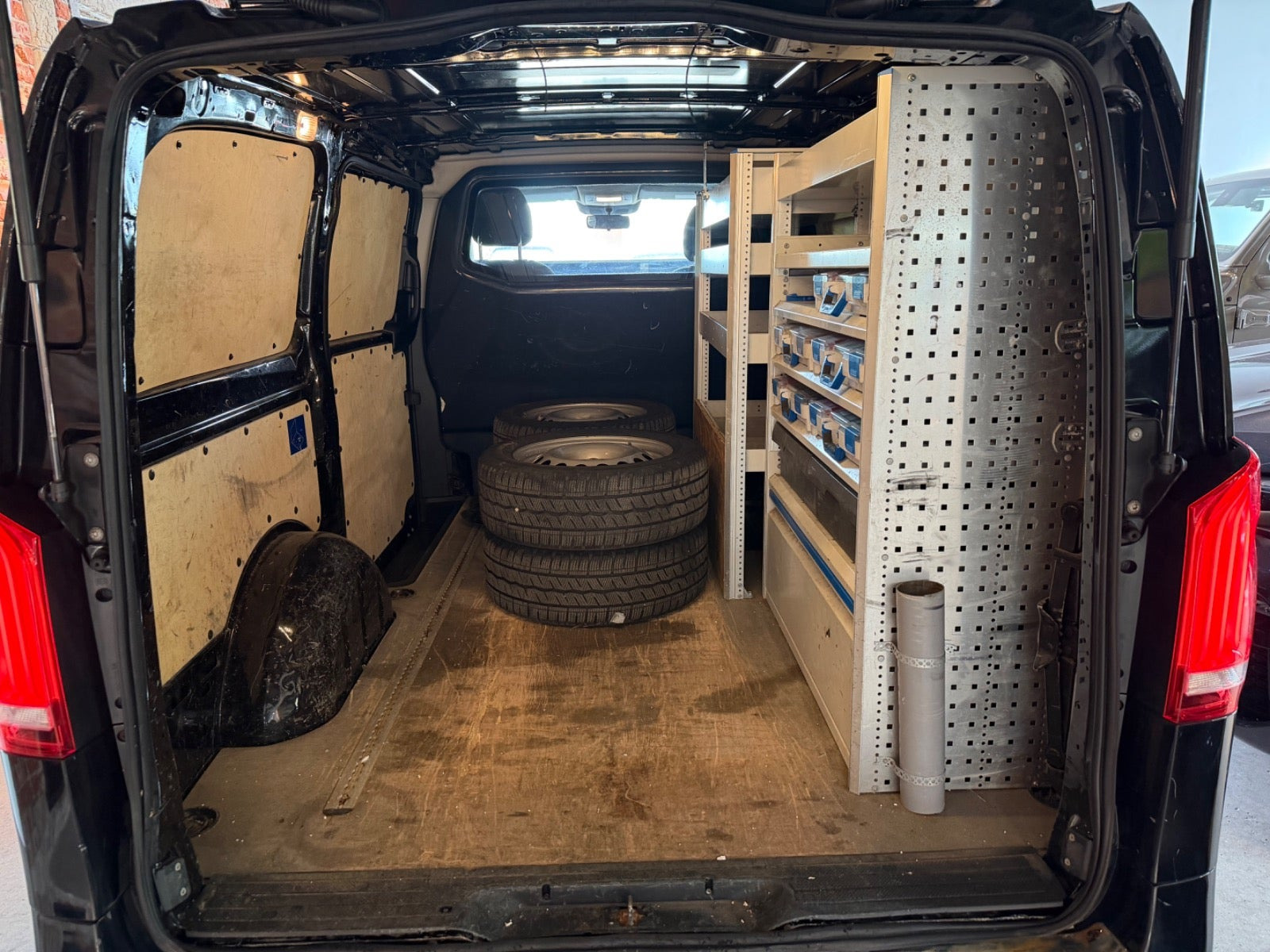 Sort Mercedes Vito 119 fra 2017