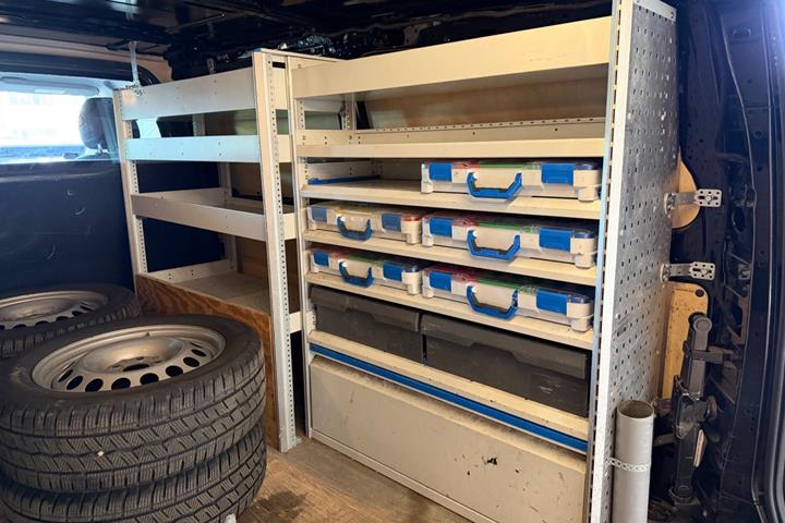 Sort Mercedes Vito 119 fra 2017