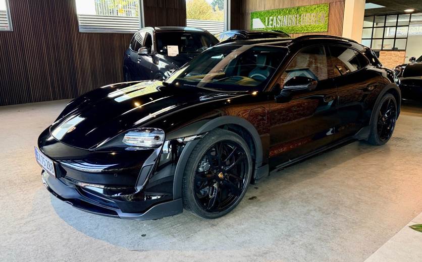 Porsche Taycan 4 Performance+ Cross Turismo