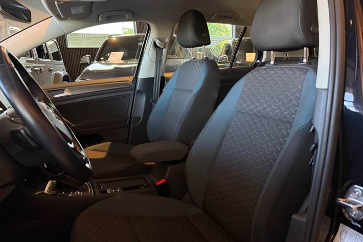 Sort VW Golf VII fra 2019