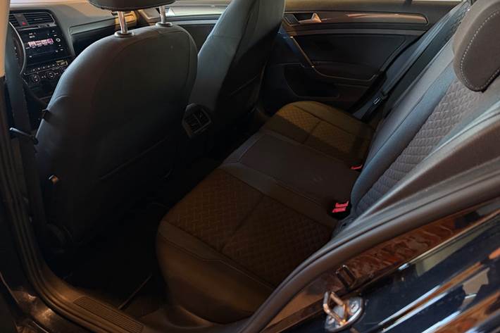 Sort VW Golf VII fra 2019
