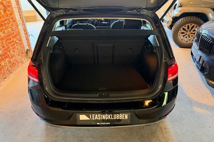 Sort VW Golf VII fra 2019