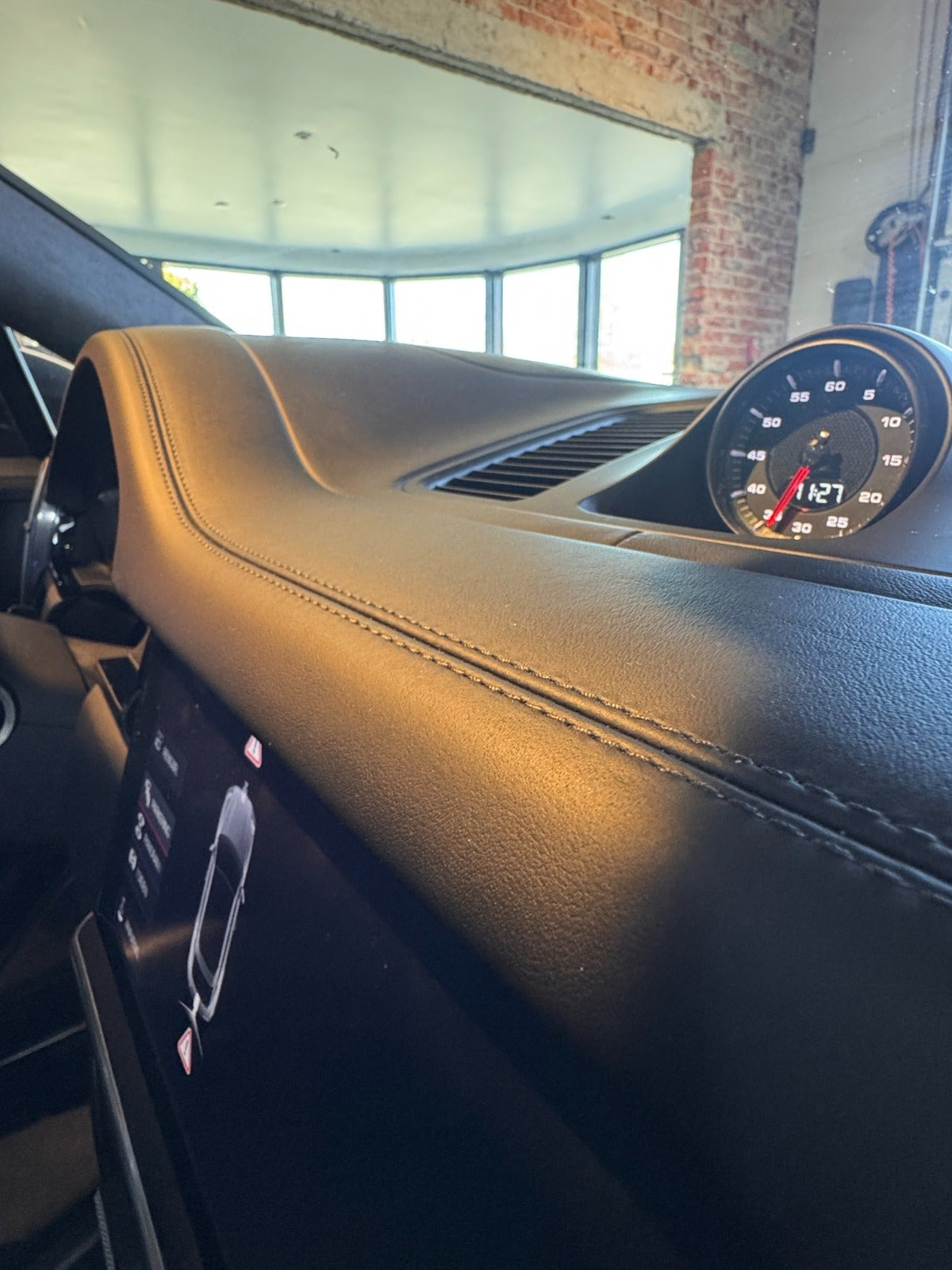 Sort Porsche Cayenne Turbo fra 2020