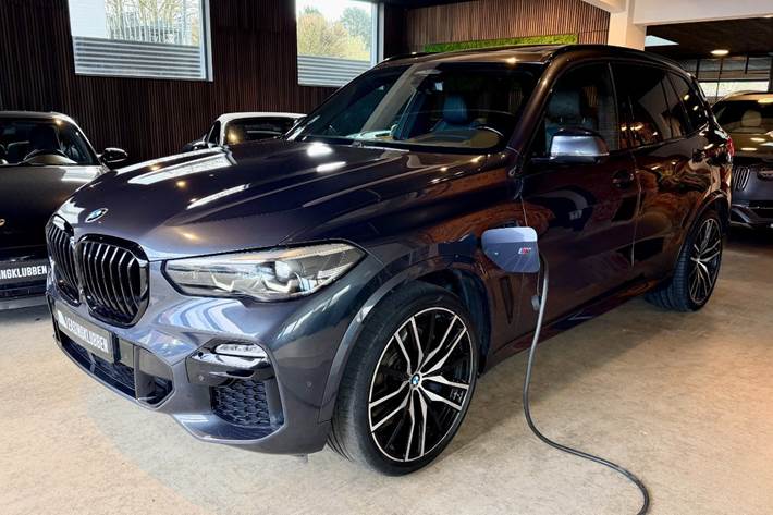 Gul BMW X5 fra 2020