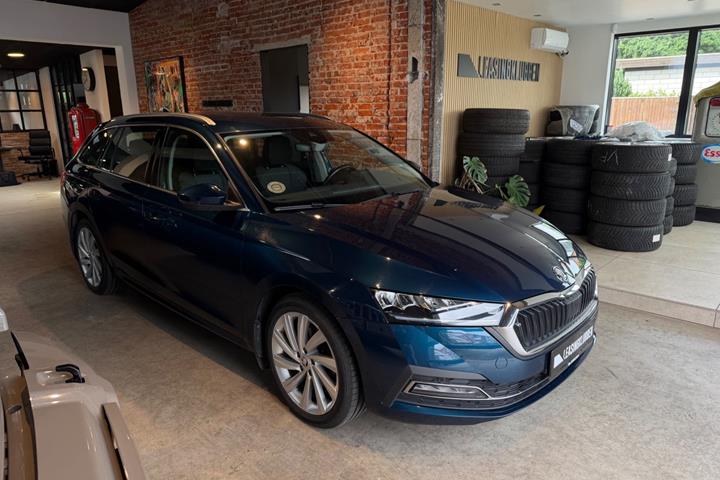 Grøn Skoda Octavia fra 2021