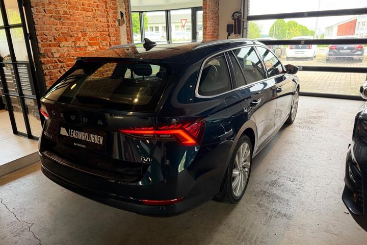 Grøn Skoda Octavia fra 2021