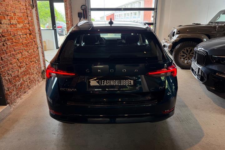 Grøn Skoda Octavia fra 2021