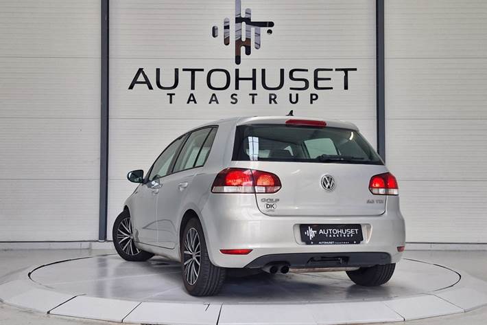 Grå VW Golf VI fra 2009