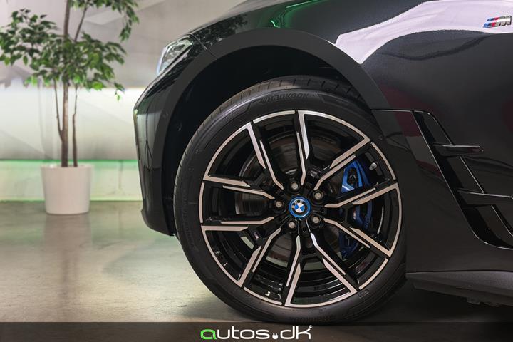 Sort BMW i4 fra 2023