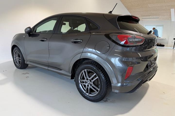 Grå Ford Puma fra 2021