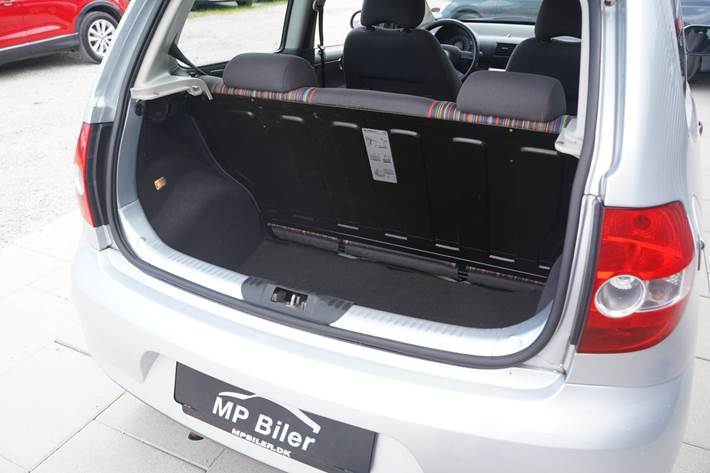 Sølv VW Fox fra 2006