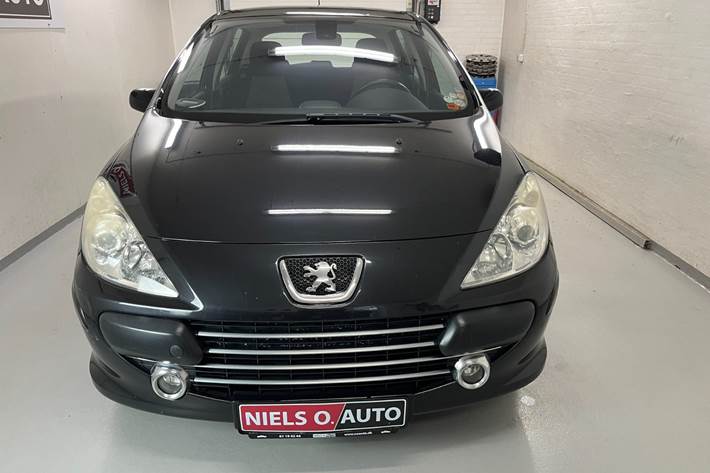 Sort Peugeot 307 fra 2006