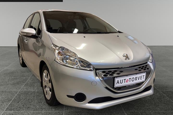 Sølv Peugeot 208 fra 2012