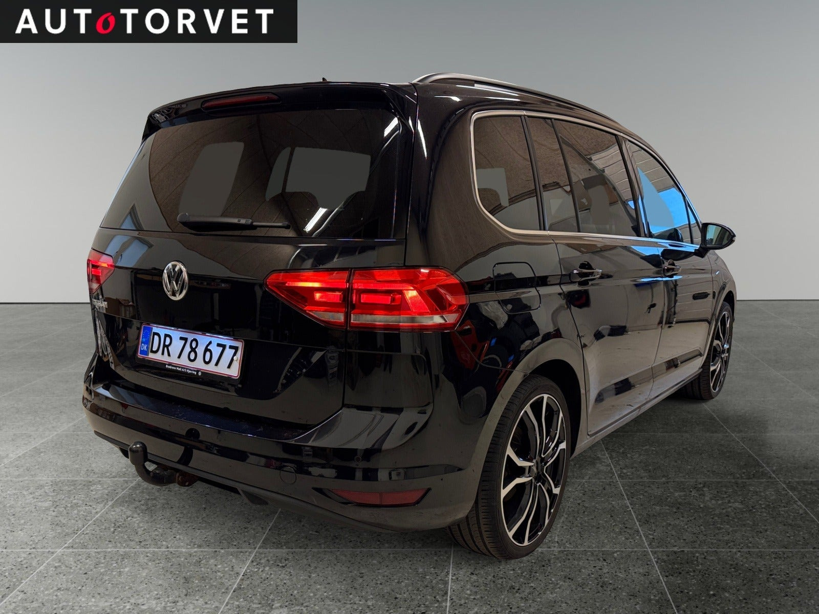 Sort VW Touran fra 2019