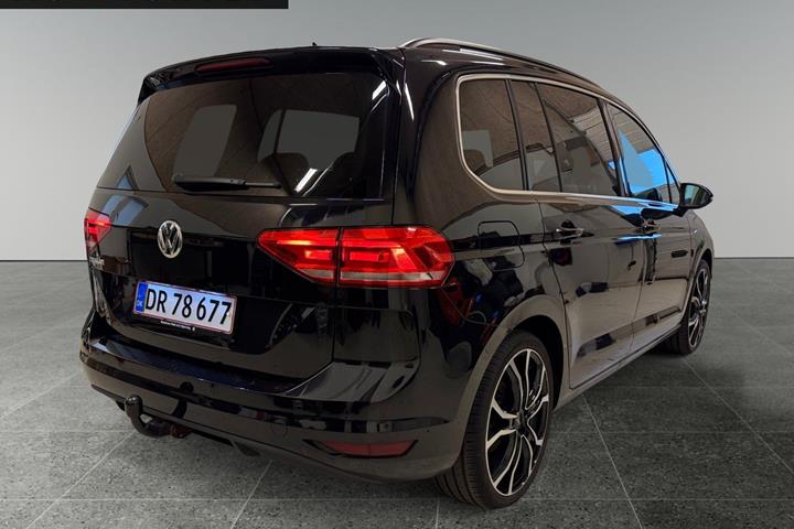 Sort VW Touran fra 2019