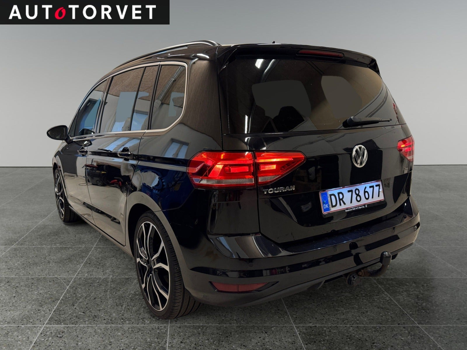 Sort VW Touran fra 2019