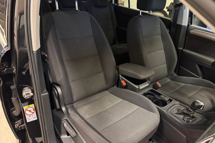 Sort VW Touran fra 2019