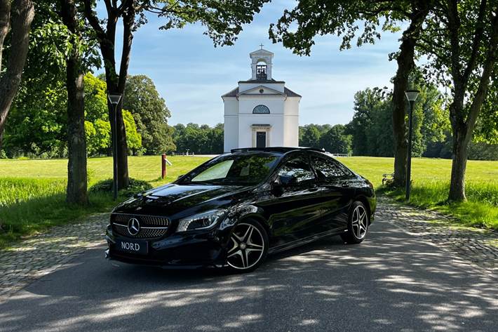 Sort Mercedes CLA200 fra 2015