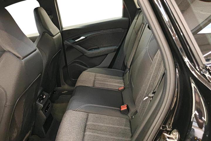 Sort Audi Q6 e-tron fra 2024