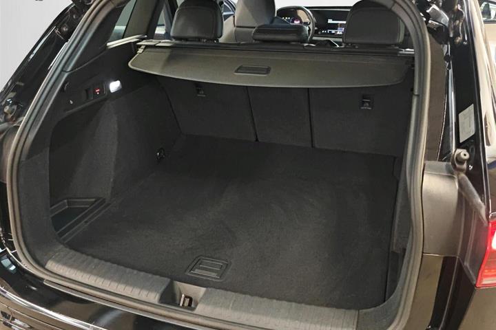 Sort Audi Q6 e-tron fra 2024