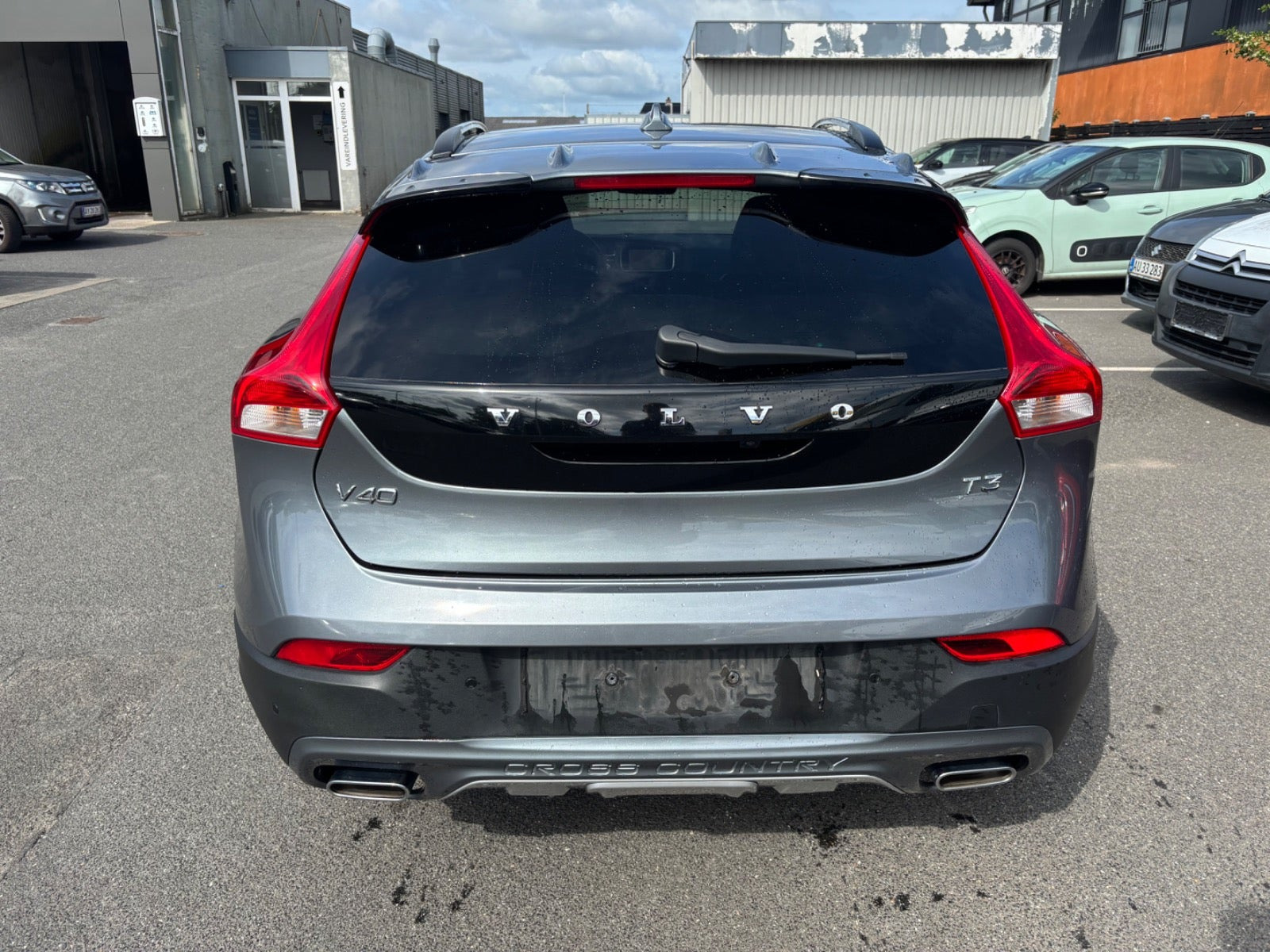 Grå Volvo V40 CC fra 2019