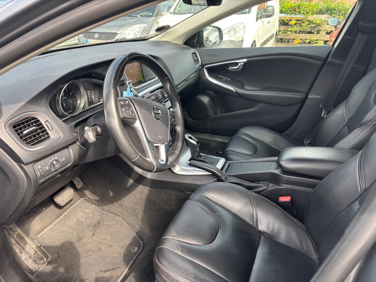 Grå Volvo V40 CC fra 2019