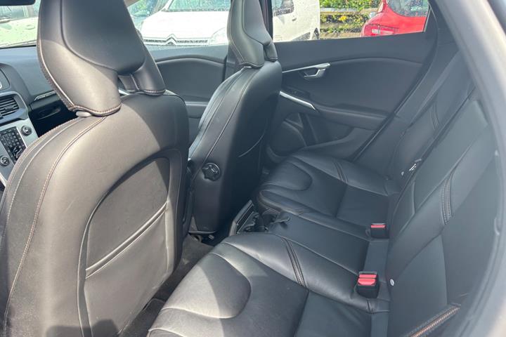 Grå Volvo V40 CC fra 2019