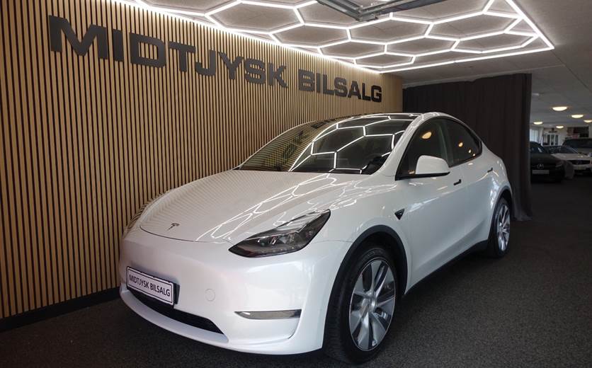 Tesla Model Y Long Range AWD