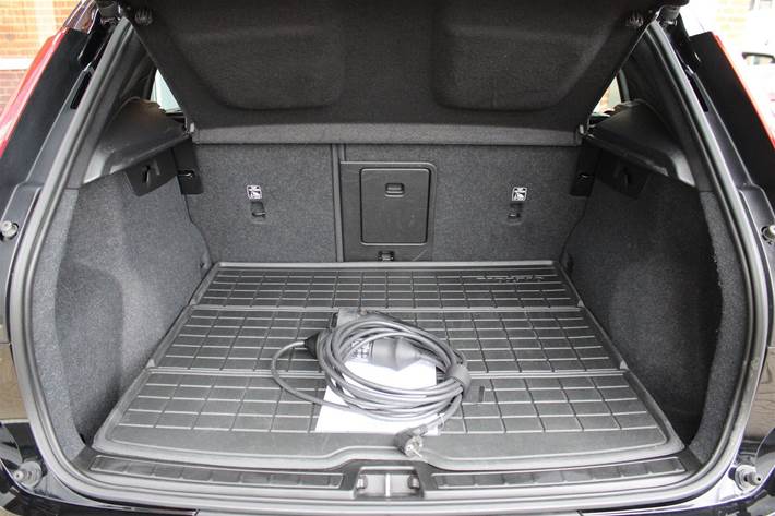 Sort Volvo XC40 fra 2023