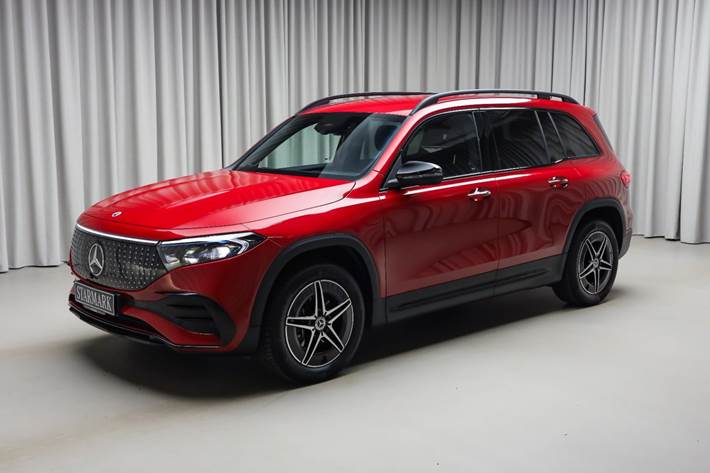 Rød Mercedes EQB250+ fra 2026