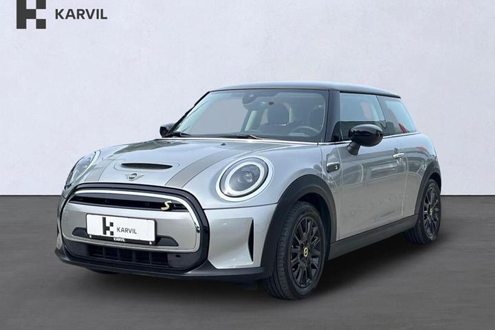 Grå Mini Cooper SE fra 2023 set udefra