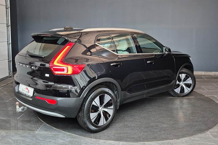 Sort Volvo XC40 fra 2022