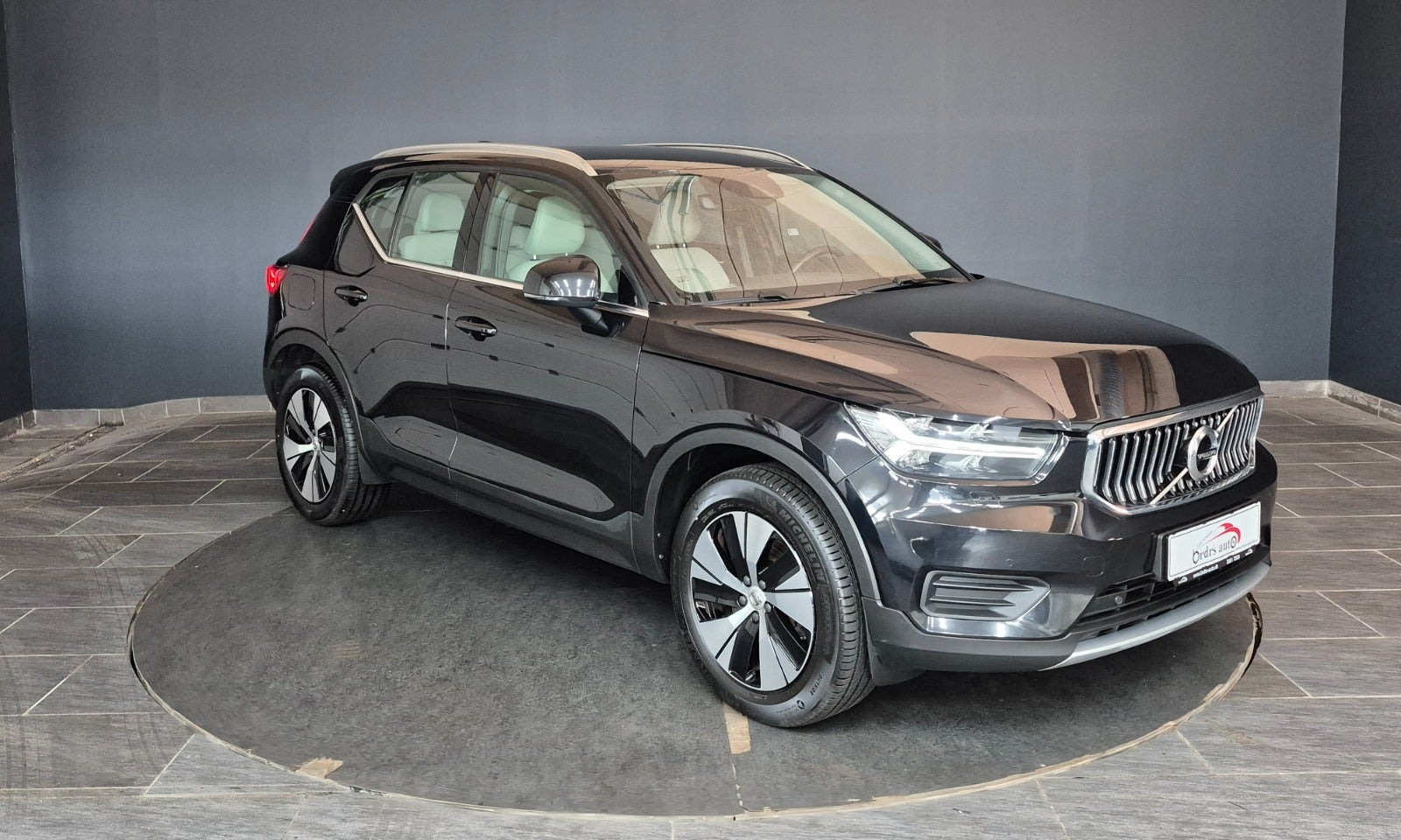 Sort Volvo XC40 fra 2022