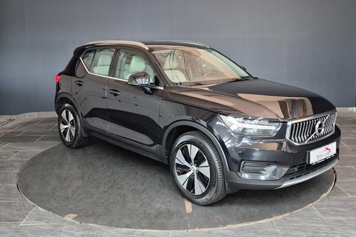 Sort Volvo XC40 fra 2022