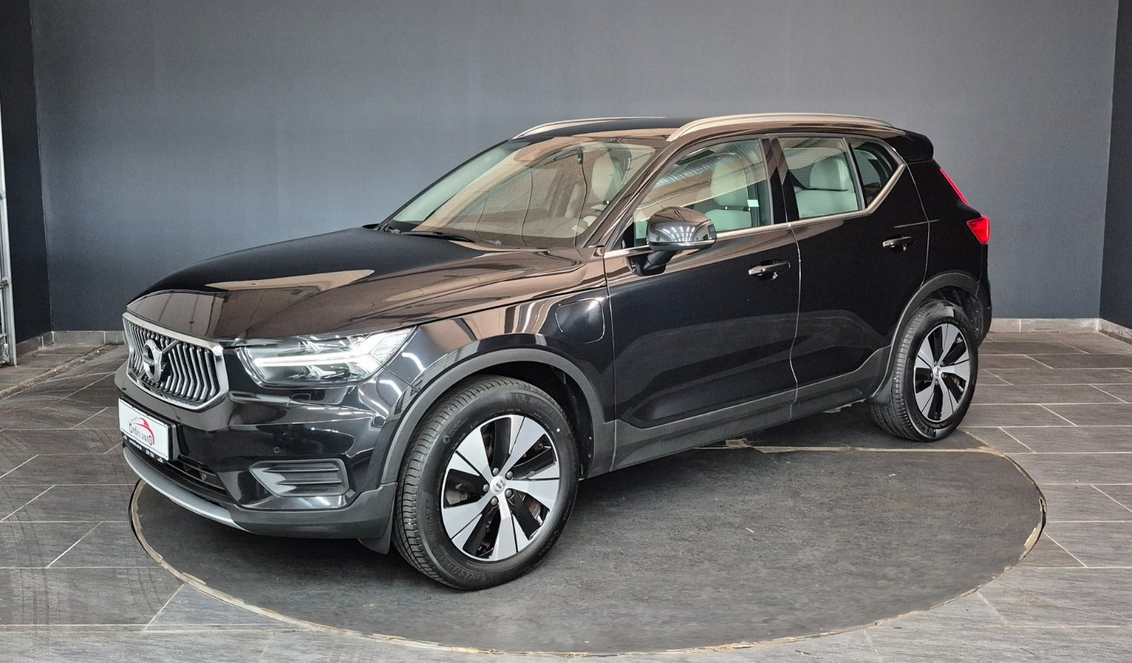 Sort Volvo XC40 fra 2022