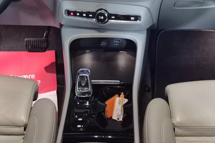 Sort Volvo XC40 fra 2022