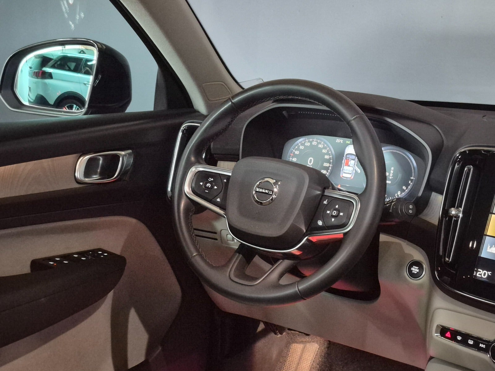 Sort Volvo XC40 fra 2022