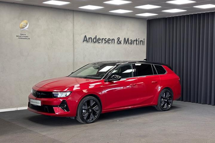 Rød Opel Astra-e fra 2024
