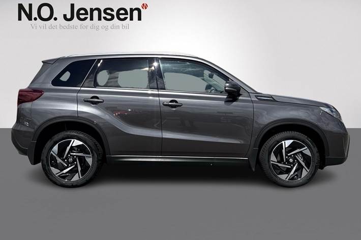 Grå Suzuki Vitara fra 2025