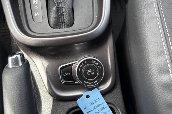 Grå Suzuki Vitara fra 2025