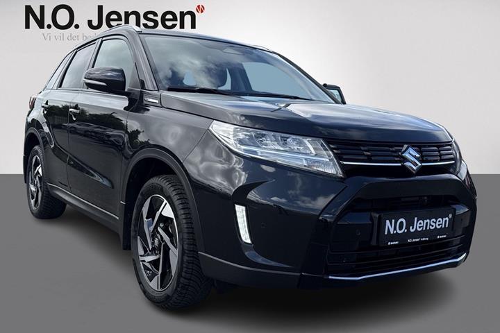 Sort Suzuki Vitara fra 2025 set udefra