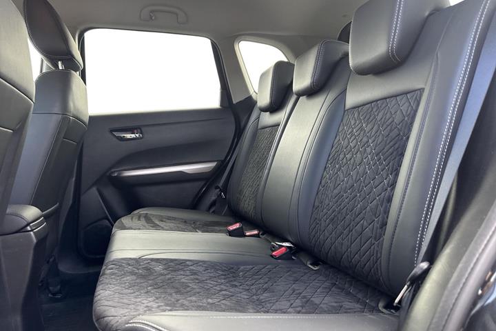 Sort Suzuki Vitara fra 2025
