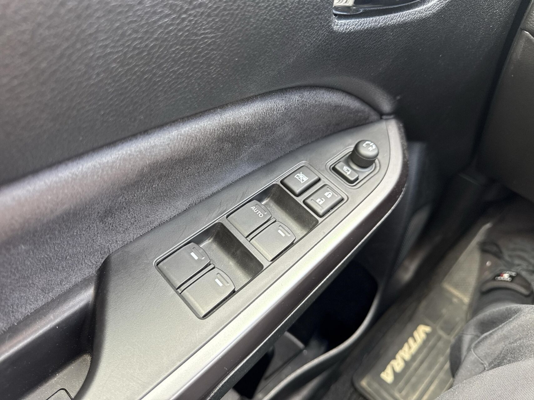 Sort Suzuki Vitara fra 2025