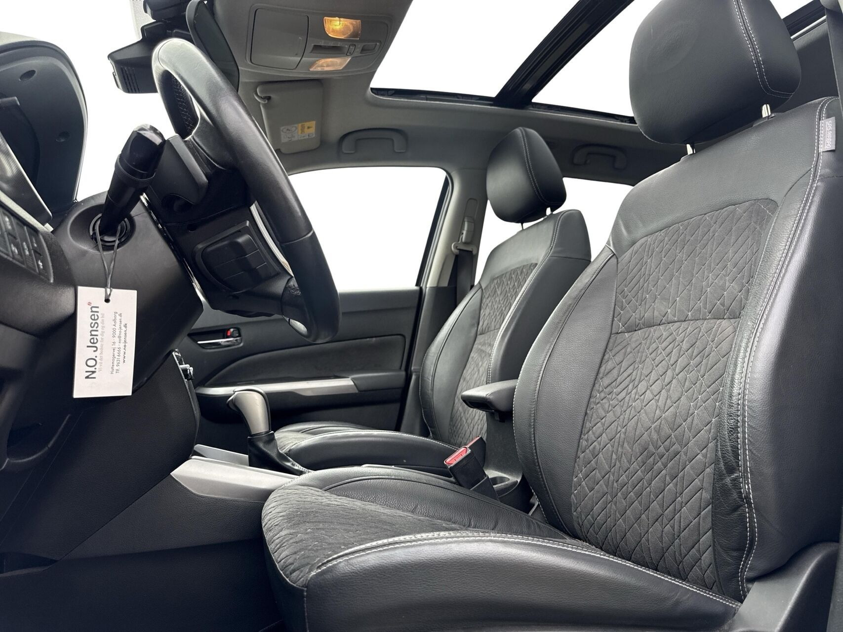 Sort Suzuki Vitara fra 2019