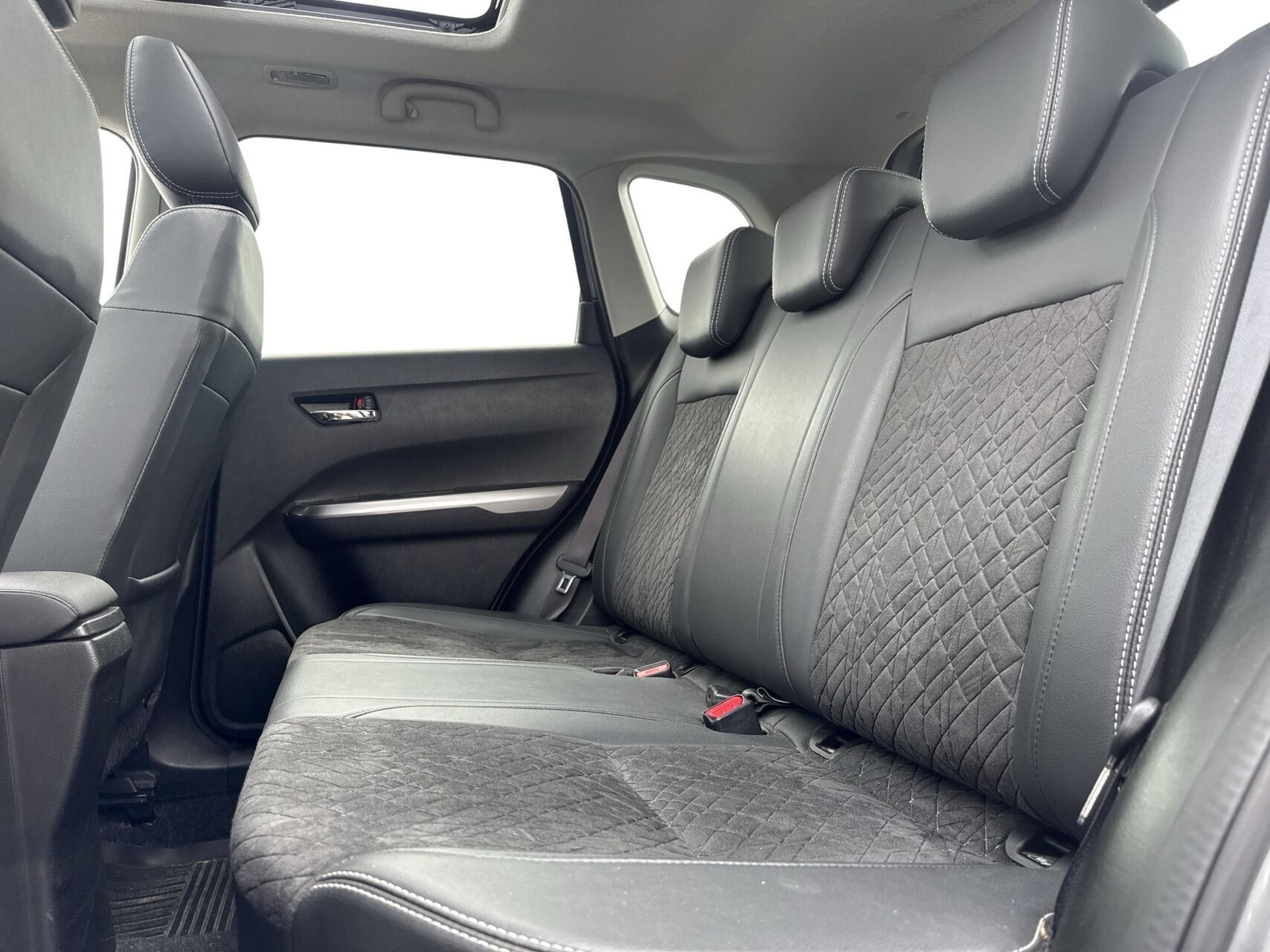 Sort Suzuki Vitara fra 2019