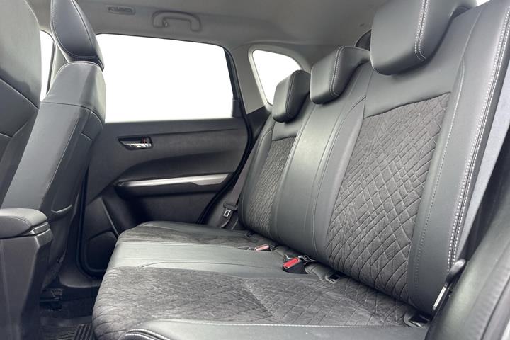 Sort Suzuki Vitara fra 2019