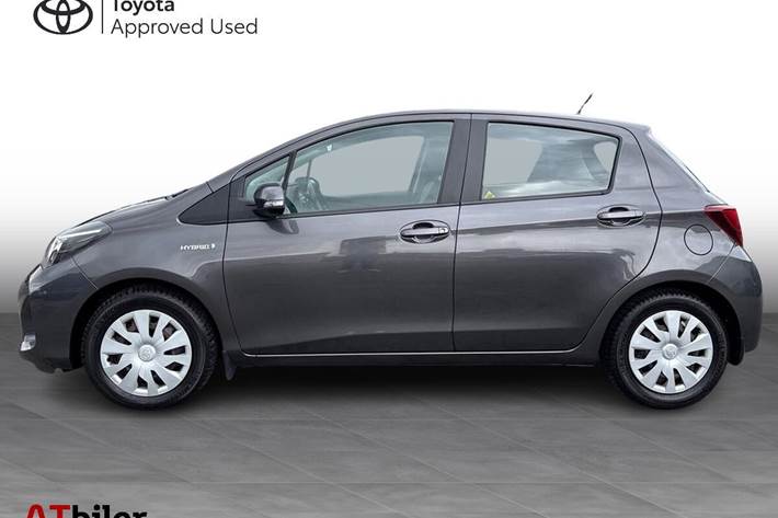 Sort Toyota Yaris fra 2016