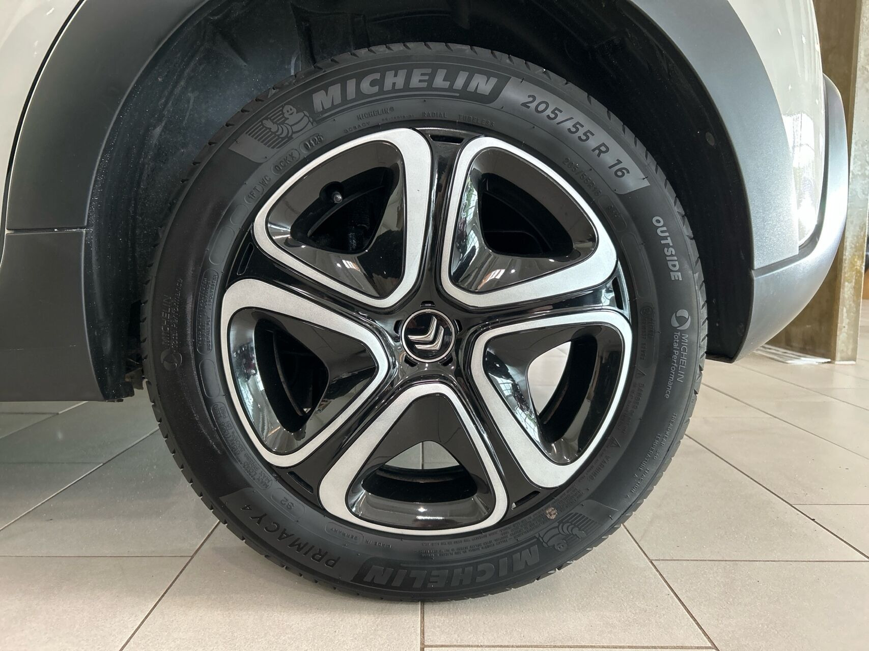 Grå Citroën C3 fra 2021