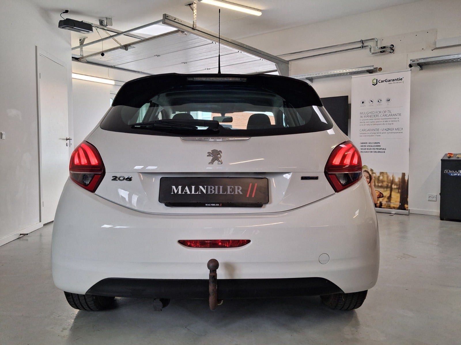 Hvid Peugeot 208 fra 2016
